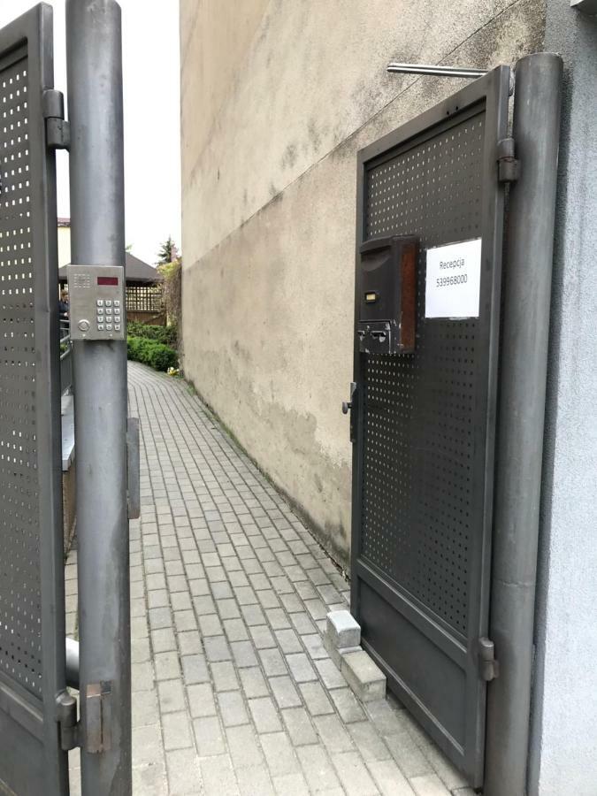 Clarus Mons Studio Hostel Czestochowa Exterior photo